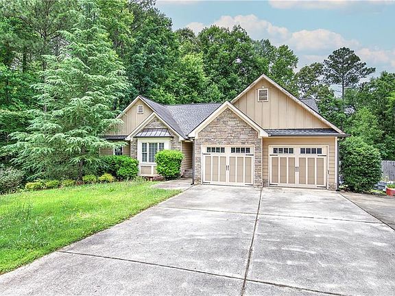 2nd image of 561 Holland Rd