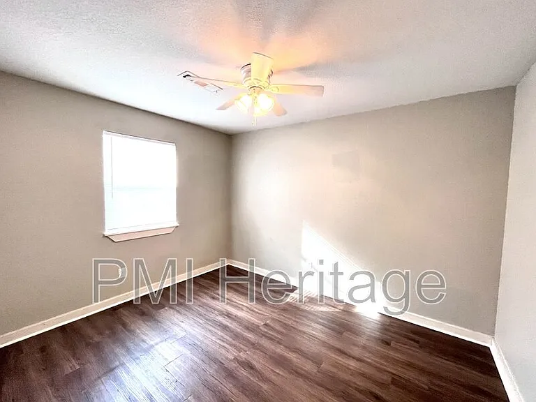 103 W Martin Luther King Jr Blvd #6 — Photo 6