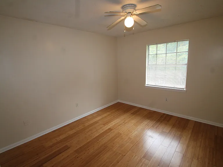2528 Semken Ave #D — Photo 8