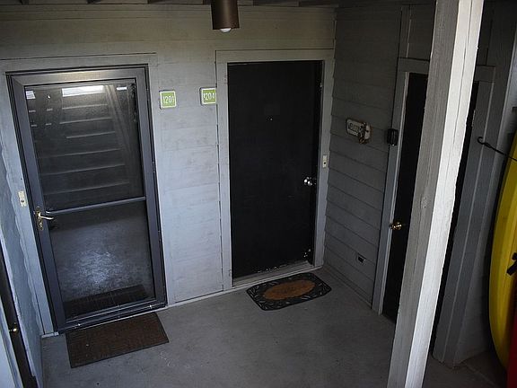 3rd image of 170 Sailors Cove Dr