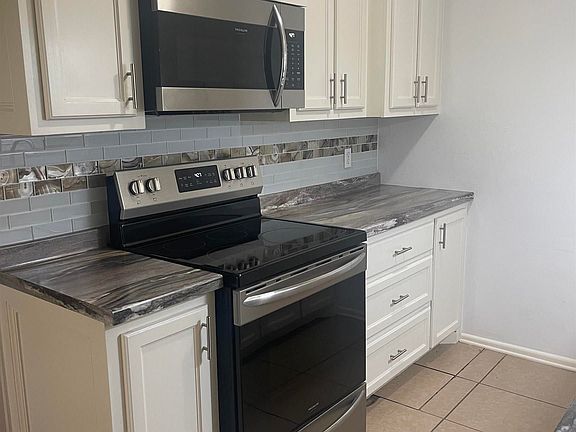 5th image of 103 Berry Dr