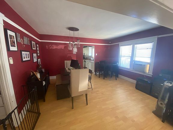 2nd image of 284 Gaviota Ave