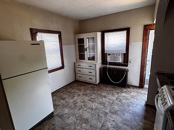 2nd image of 105 W Hammond St APT 5