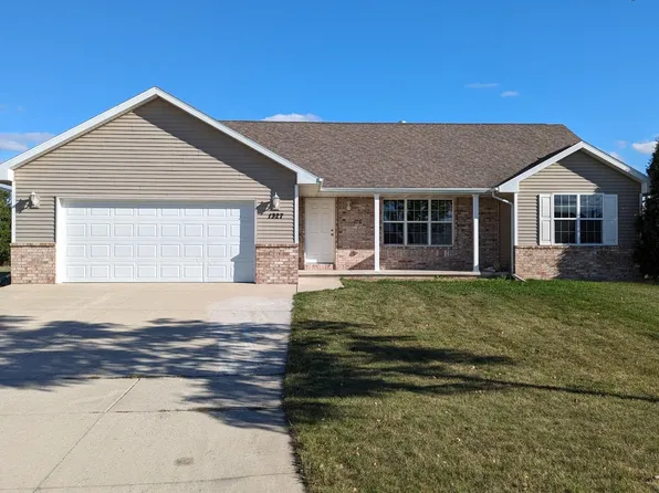 1327 Alpine Dr, Green Bay, WI 54311