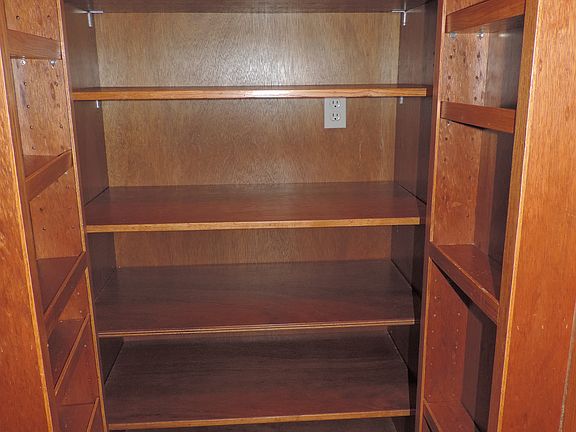4th image of 8 Newburgh Ln