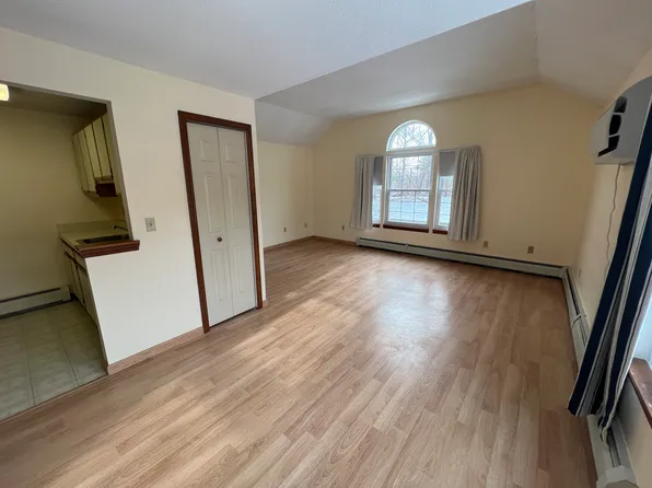 14 Pinney St APT 40, Ellington, CT 06029