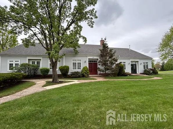 48 Winthrop Rd #B, Monroe Township, NJ 08831
