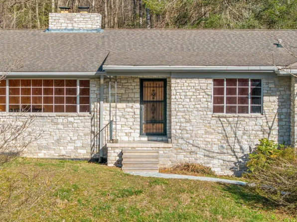683 Webster Rd, Harriman, TN 37748