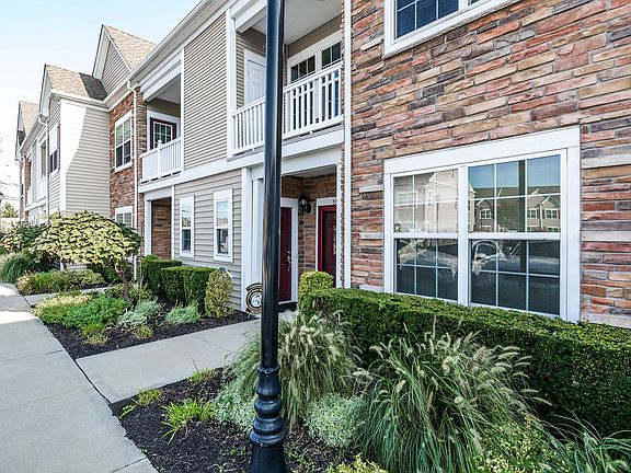 2nd image of 55 Wexford Ln #55