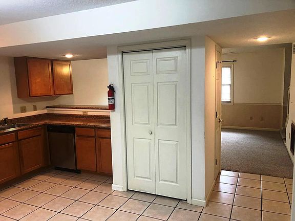 4th image of 862 E Sherwood Hills Dr
