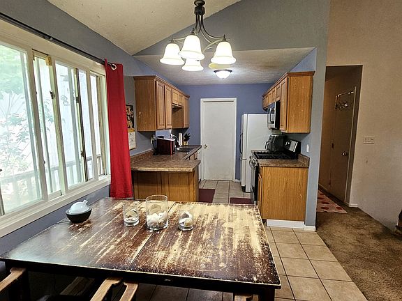 5th image of 4111 Woodlake Ct