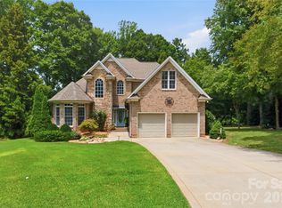 4029 Foxes Trl, Cramerton, NC 28032