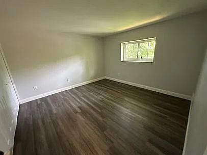 908 Erdner Ave — Photo 6