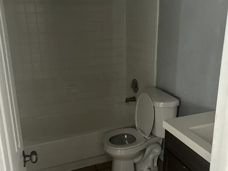 1132 Auburn St #201 — Photo 5
