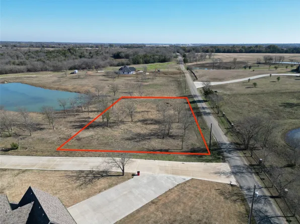 19 Red Bird Ln, Bells, TX 75414