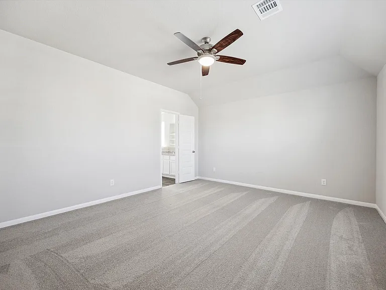 715 Gavin Walker Dr — Photo 9