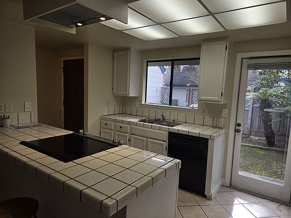 2nd image of 2605 Hambleton Ln