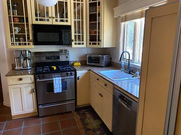 16400 Matilija Dr #C — Photo 17