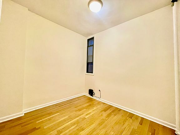 3rd image of 117 E 89th St APT 2E