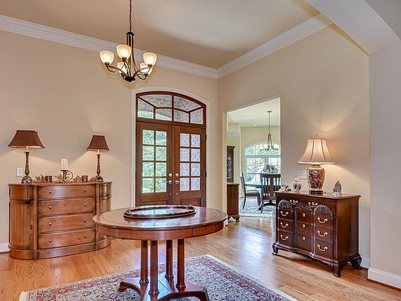 4th image of 271 Golden Oak Dr