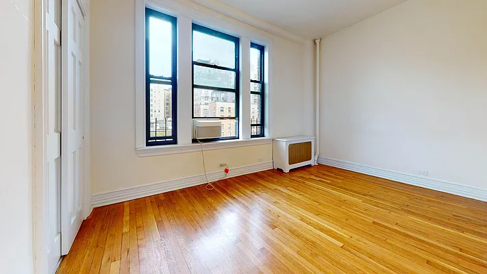 Rented by Bond New York | media 3