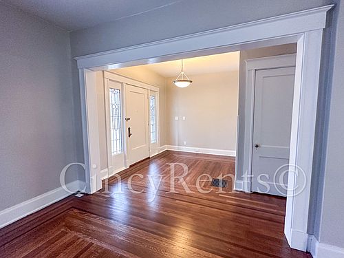 3rd image of 3416 Mooney Ave