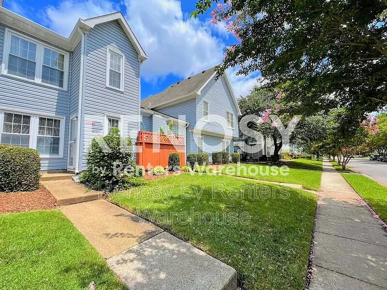 5310 Lake Victoria Arch — Photo 2