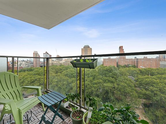 3rd image of 75 Henry St APT 11E