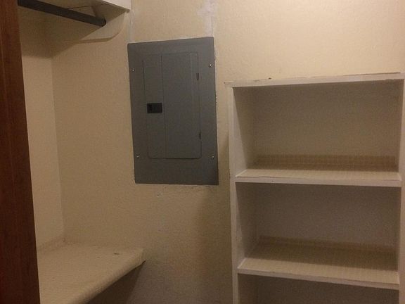 3rd image of 100 E Quince Ave