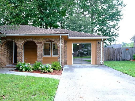 3rd image of 123 Pipestone Dr