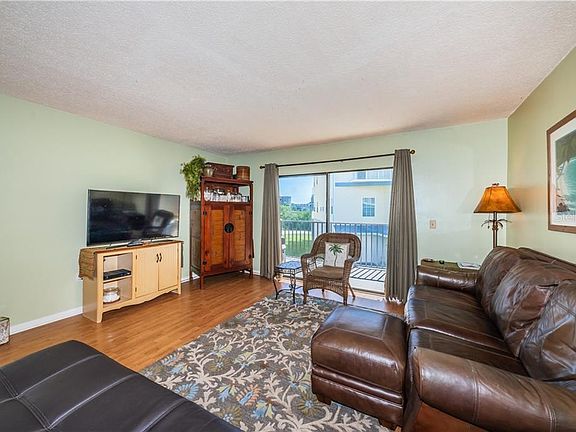 3rd image of 19807 Gulf Blvd APT 118
