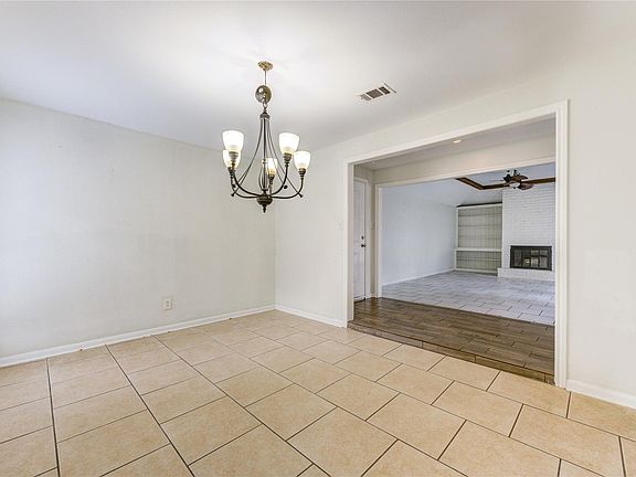 5th image of 8107 Durklyn Ln