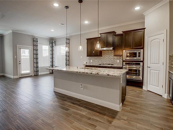 5th image of 3449 Rosewood Ln