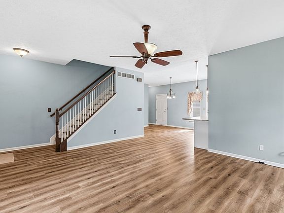 3rd image of 805 Edgehill Ave