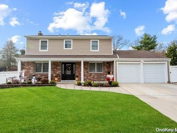 3 Lenisue Court, Dix Hills, NY 11746