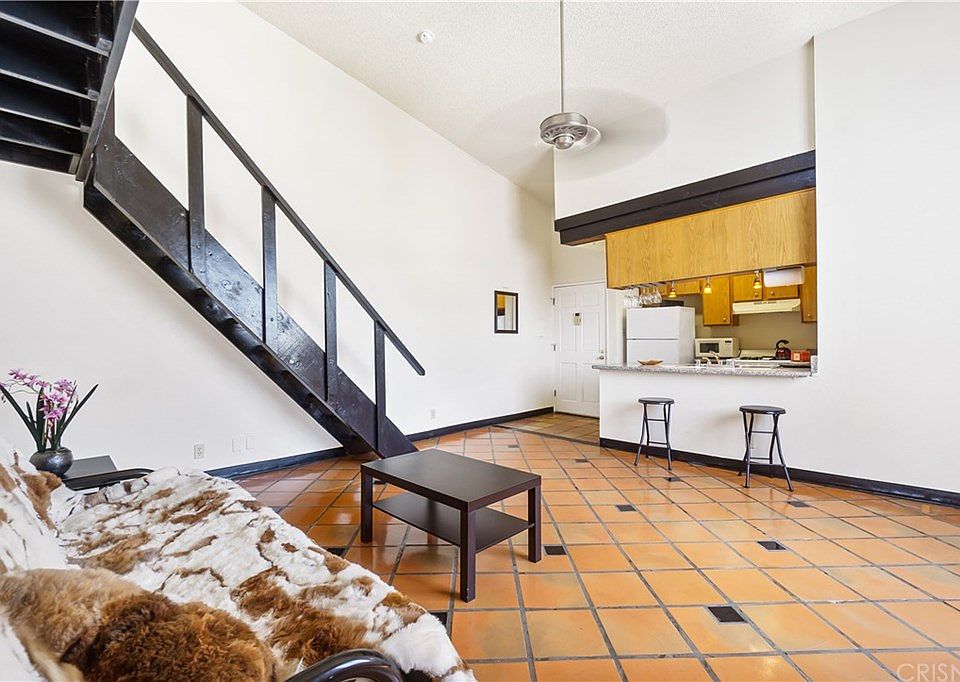 1st image of 1943 Vista Del Mar St #7