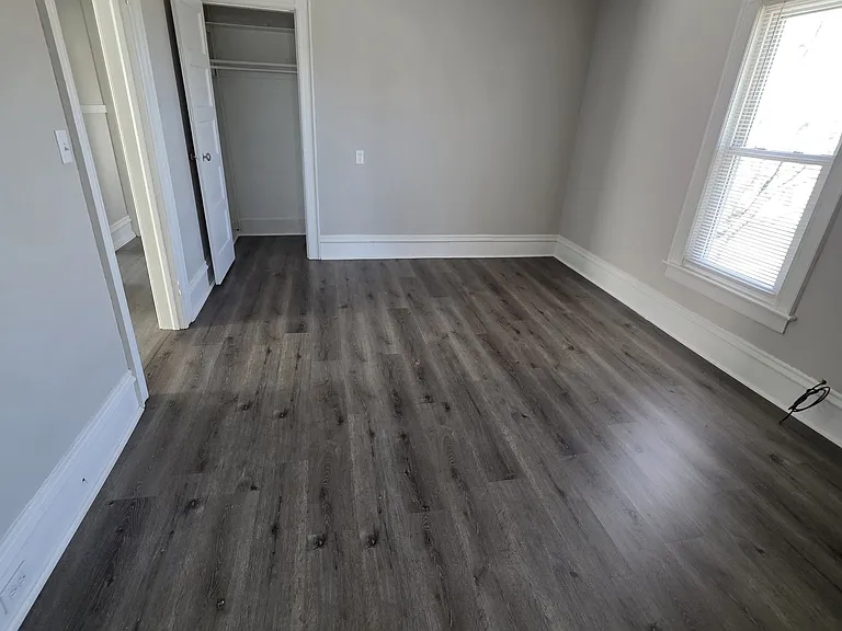 28 W James St — Photo 3
