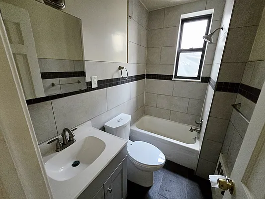 Rented by Voro Purple LLC | media 17