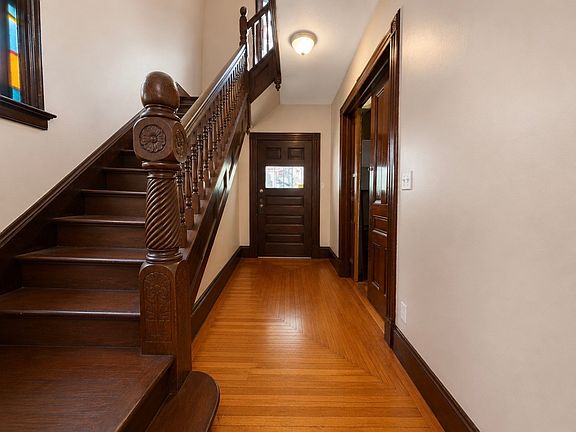4th image of 21 Stuyvesant St