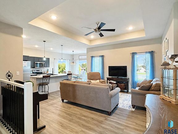 3rd image of 110 Atlantic Cir