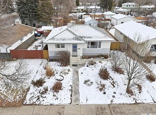 334 Q AVENUE N, Saskatoon, SK S7L 2X8