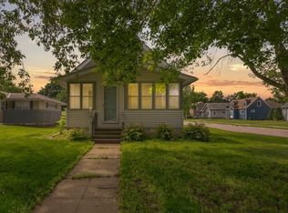 517 8th St SW, Faribault, MN 55021