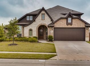 8232 Spitfire Trl, Aubrey, TX 76227