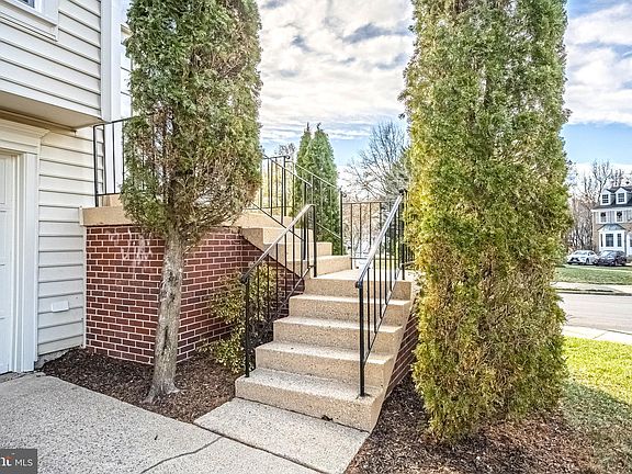 4th image of 7031 Bentley Mill Pl