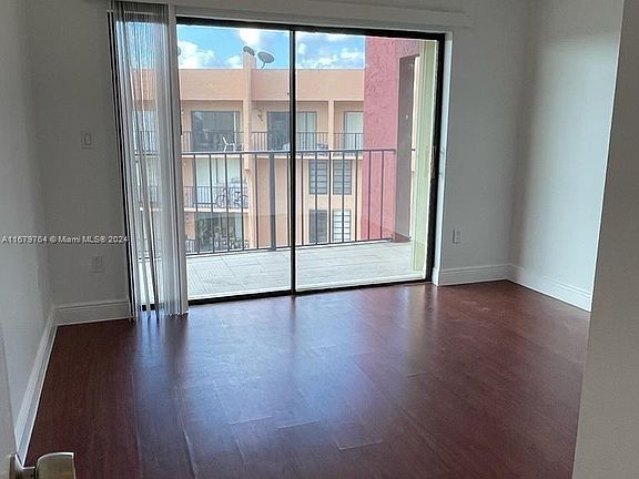 3rd image of 9686 Fontainebleau Blvd APT 705