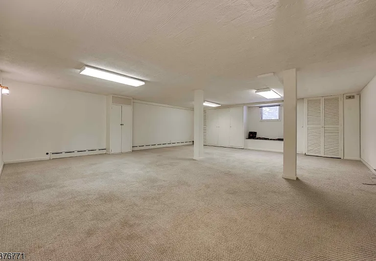 17 Oxford Dr — Photo 20