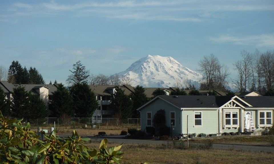 744057