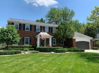 3800 Darleen Ct, Troy, MI 48084