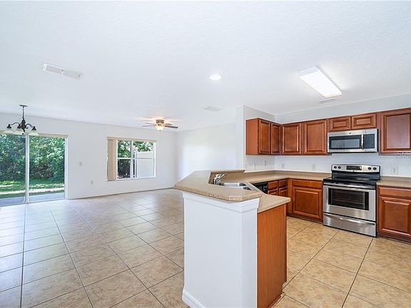 5th image of 2569 Aventurine St