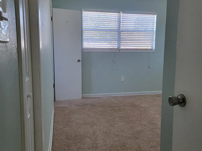 4514 S Gaines Rd — Photo 38
